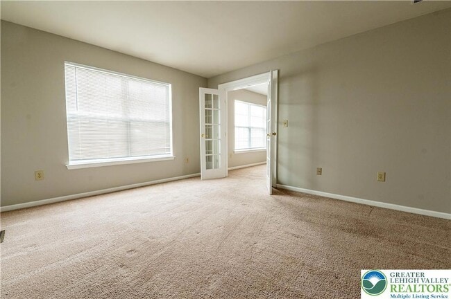 Building Photo - 11 Cobblestone Dr