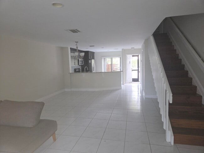 Building Photo - 7890 Lago Del Mar Dr