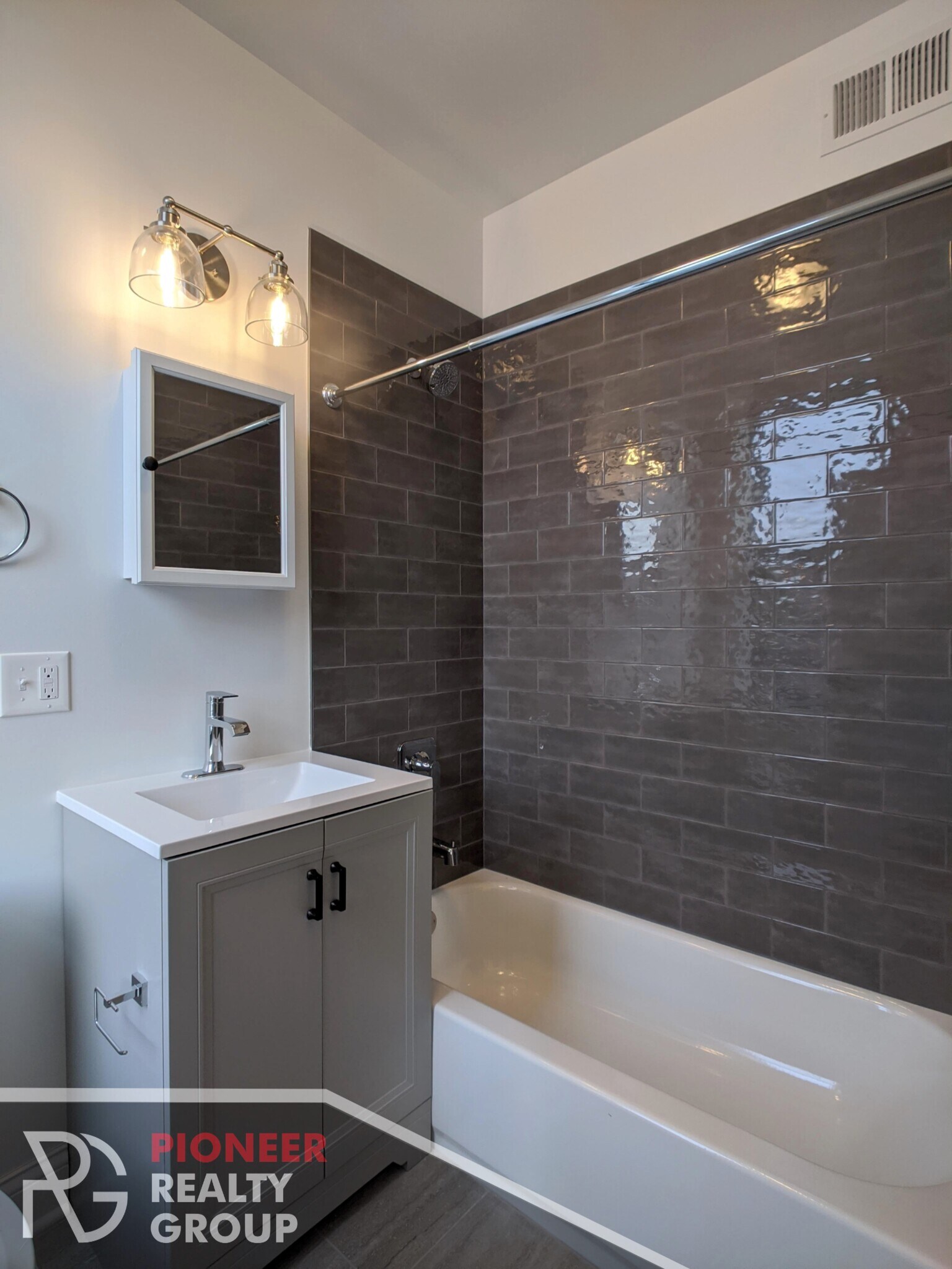 Building Photo - 3405 W Fullerton Ave