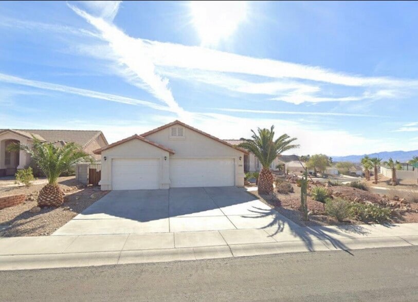 Primary Photo - 2968 La Paloma Dr