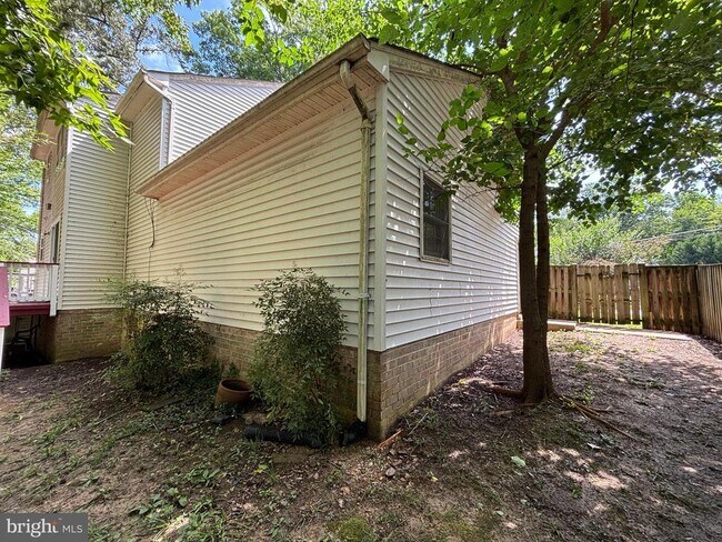 Building Photo - 8210 Riverside Rd