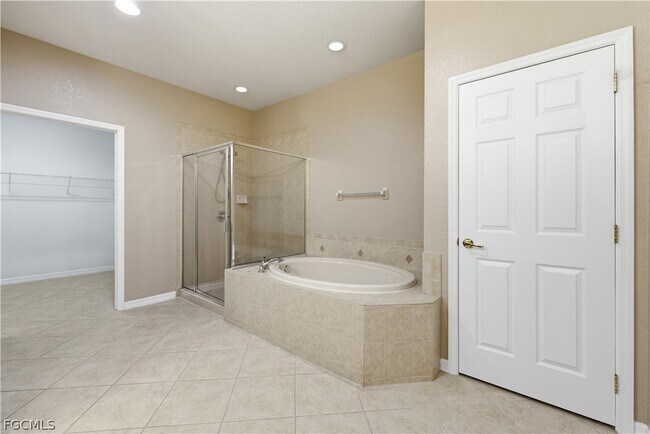 Building Photo - 14961 Reflection Key Cir