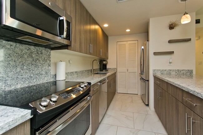 Building Photo - Available October 15th, One Bedroom One Ba...