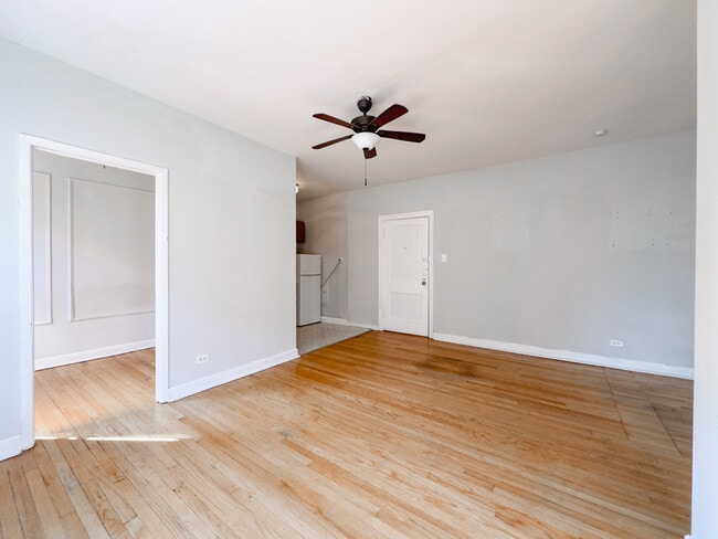 Building Photo - 1055 W George