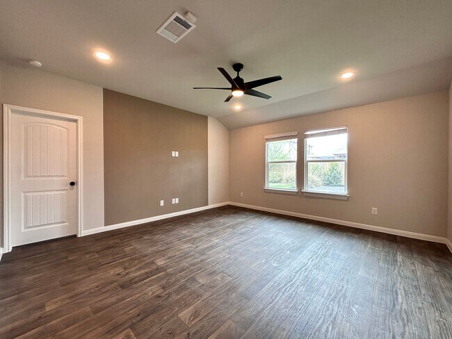 Building Photo - 144 Callado Cir