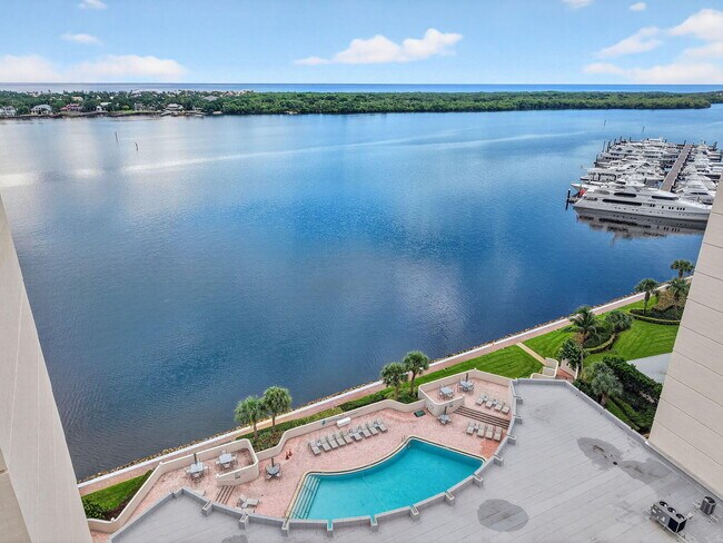 Building Photo - 132 Lakeshore Dr