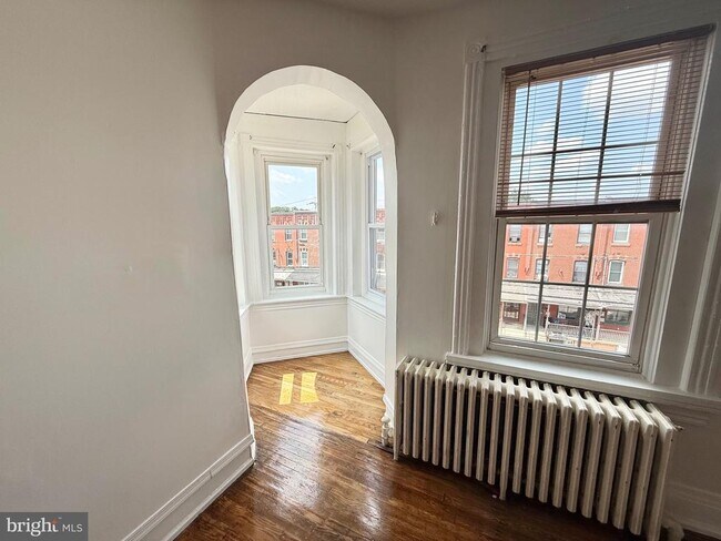 Building Photo - 911 N 42nd St