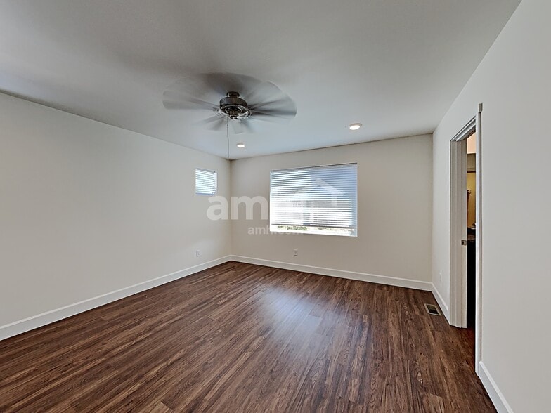 Building Photo - 12433 83rd Ave E