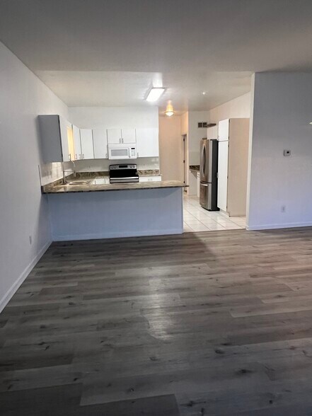 Building Photo - 6505 Saint Andrews Dr