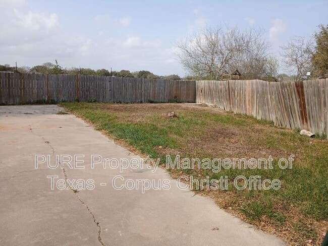 Building Photo - 4033 Sandy Hollow Creek Dr