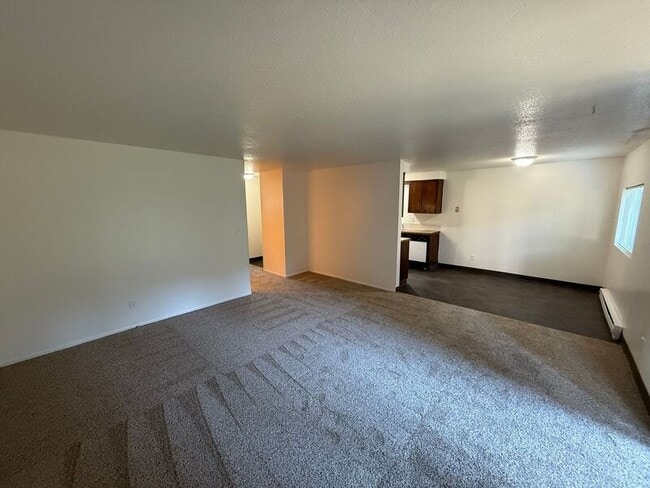 Building Photo - 3820 Iberis St NE