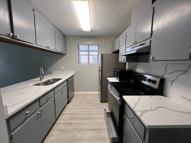 Building Photo - 3427 Sedona Loop