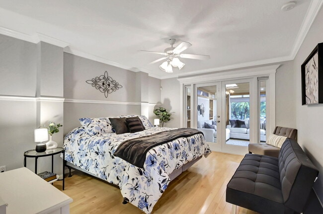 Building Photo - 11361 SW Pembroke Dr