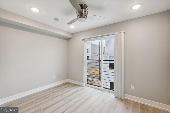 Building Photo - 2408 N Mascher St