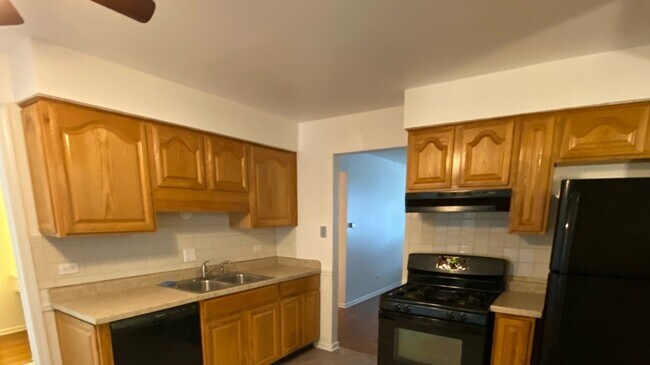Building Photo - 7515 Country Ln
