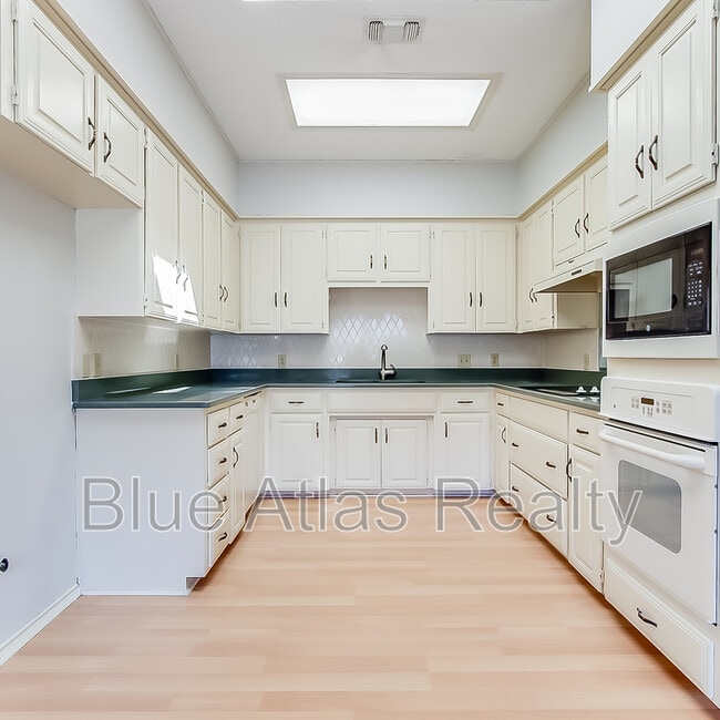 Building Photo - 5727 Ridgerock Ct
