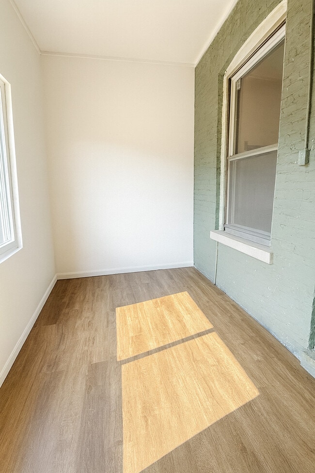 Building Photo - 3607 W Wrightwood Ave