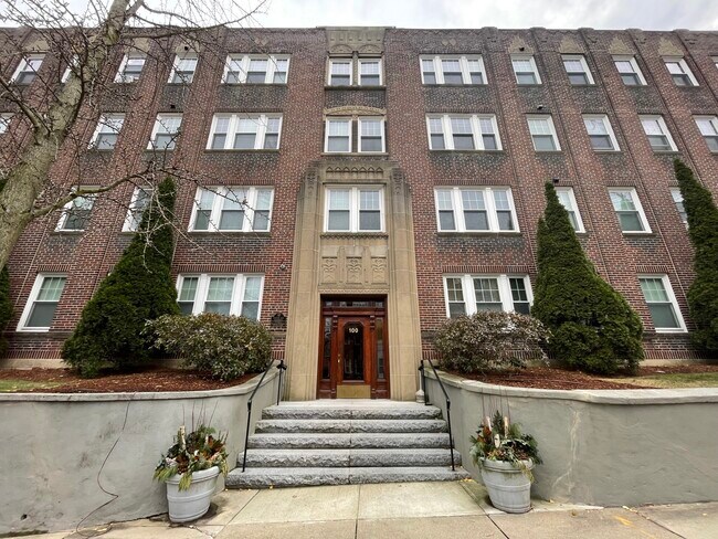 Building Photo - 100 Kilsyth Rd