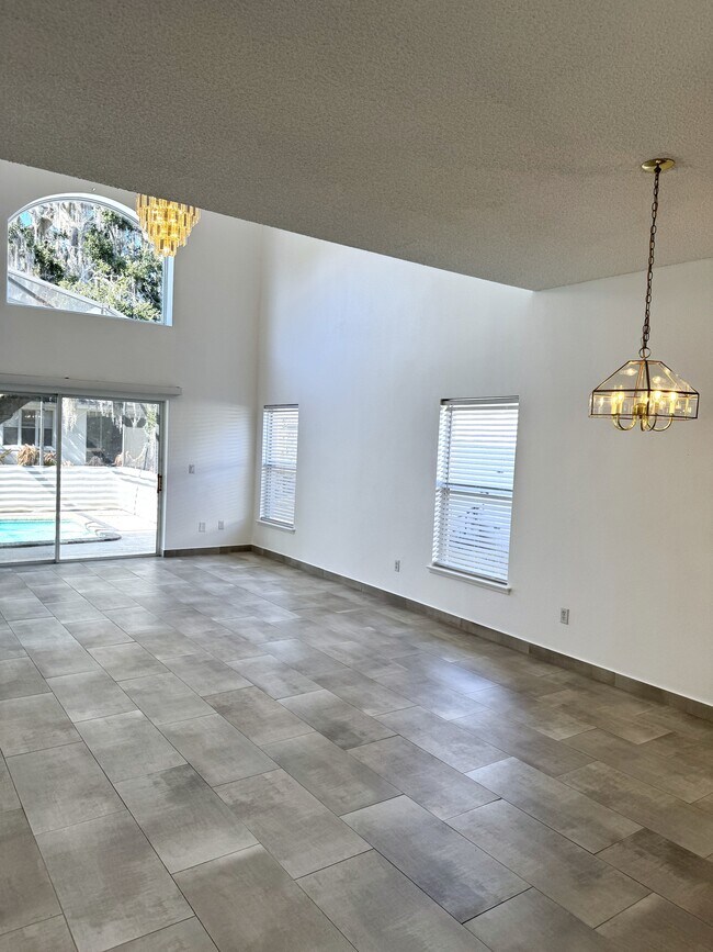 Building Photo - 1851 Wedgewood Way