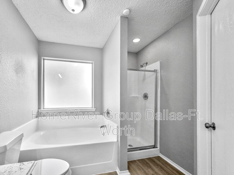 Building Photo - 1140 Sandalwood Dr