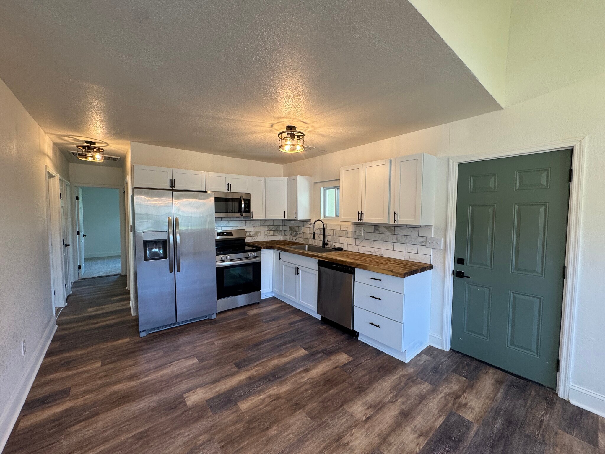 Building Photo - 1712 Vada Cir