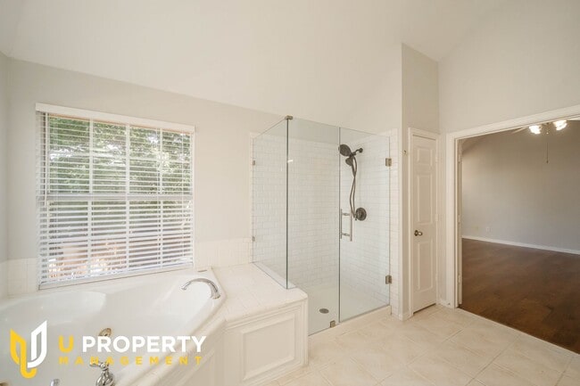 Building Photo - Dont Miss this pretty home in Plano!