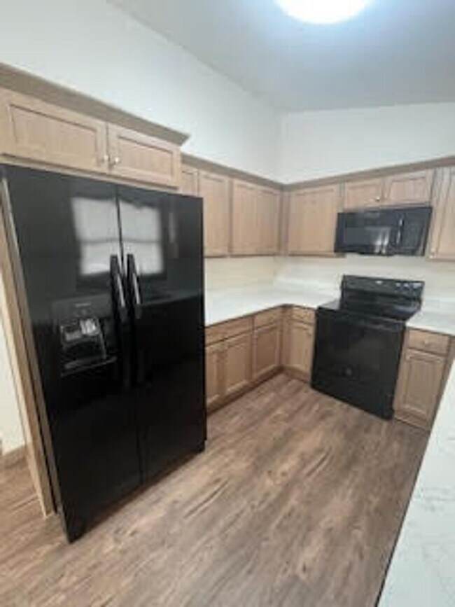 Building Photo - 486 S. Kaser