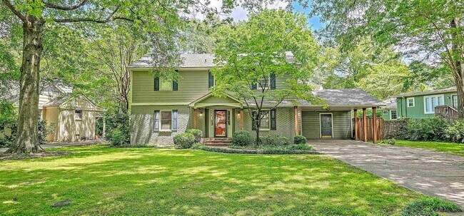 Primary Photo - 724 Center Dr