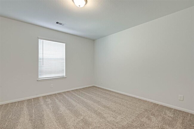 Building Photo - 939 Summer Vlg Wy