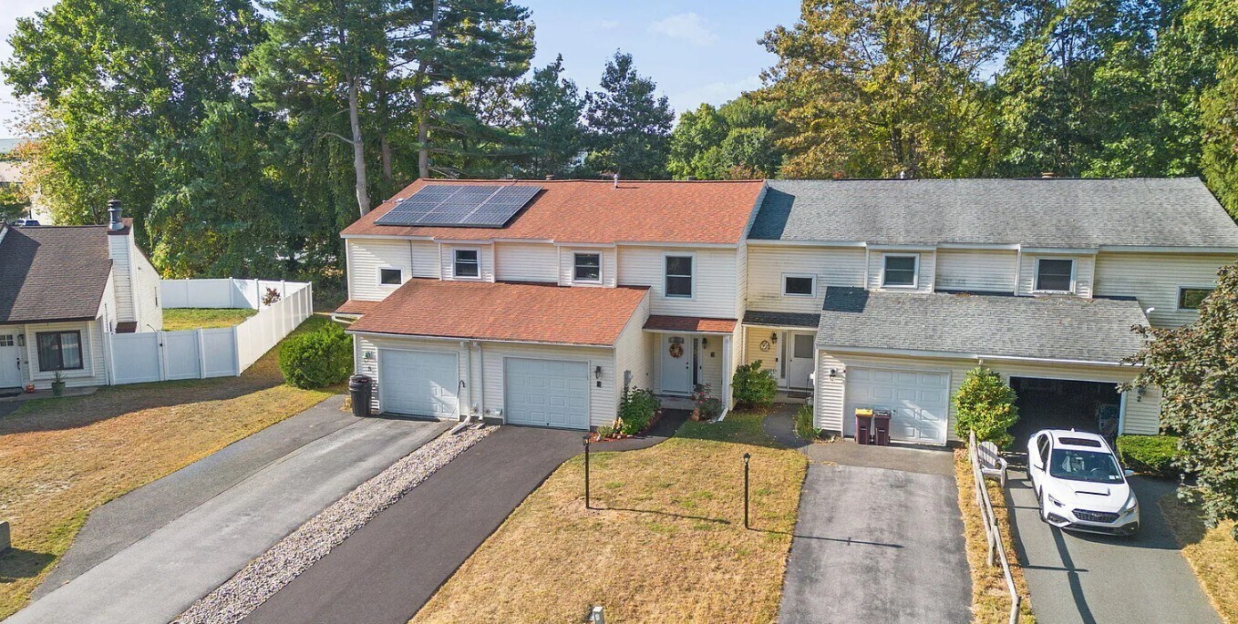 Building Photo - 6 Heartwood Ct