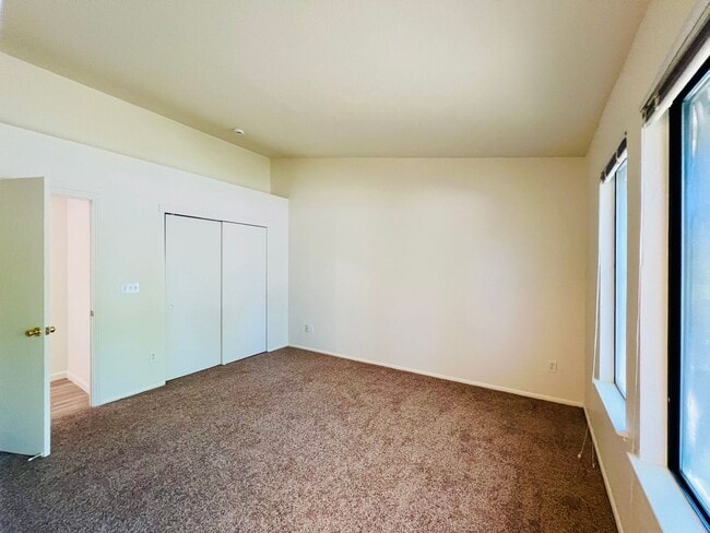 Building Photo - Charming 3 bed/2 bath with detached unit 1...