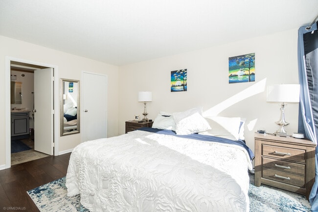 Building Photo - 1309 N Wells St