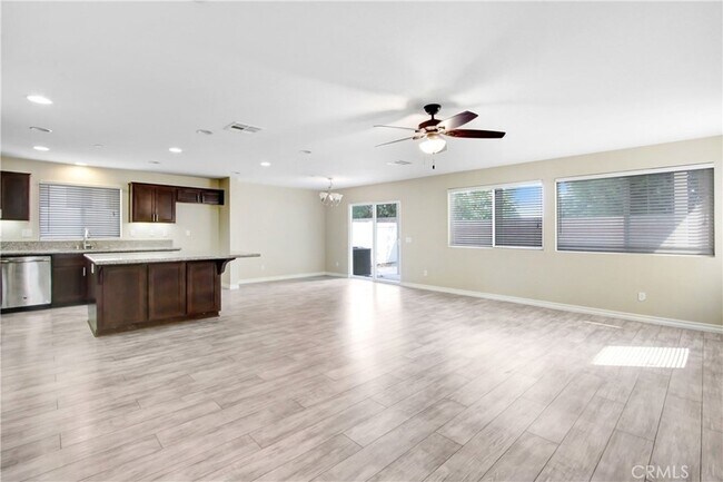 Building Photo - 1335 Comfrey Leaf Dr