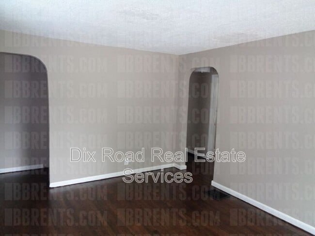 Building Photo - 1255 Hooven Ave