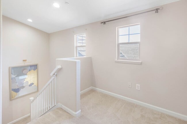 Building Photo - Gorgeous 4 Bedroom with SOLAR in Shadow Lakes!