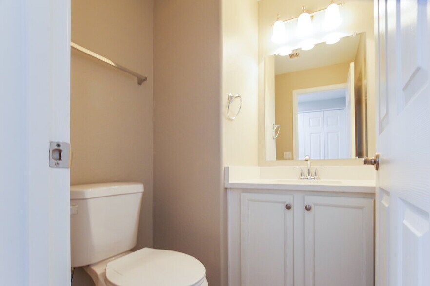 Building Photo - 2189 S 88th Ave