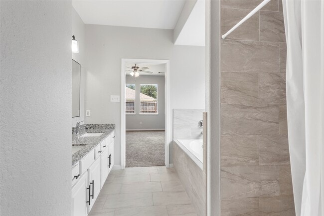 Building Photo - 1198 Stallion Ridge