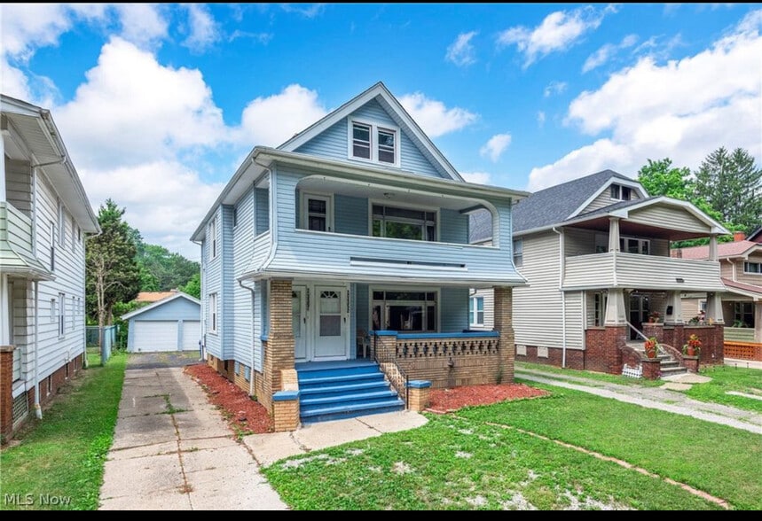 Building Photo - 3352 W 131st St