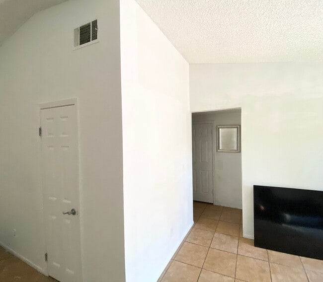 Building Photo - 6504 Smokey Pine Way