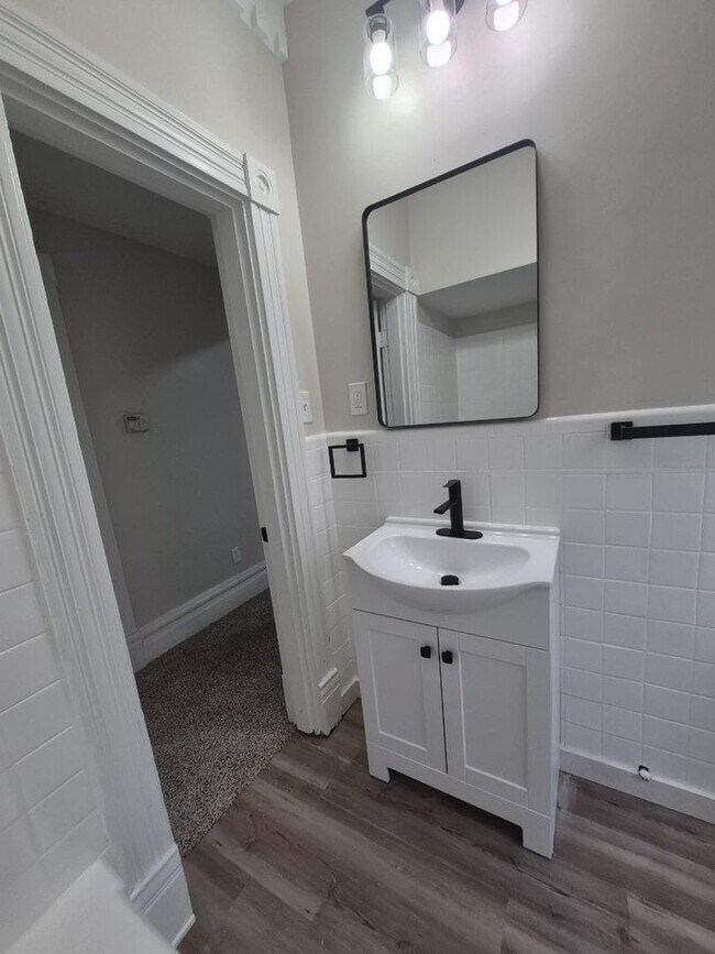 Building Photo - Spacious 6BR 3BA home in Pittsburgh