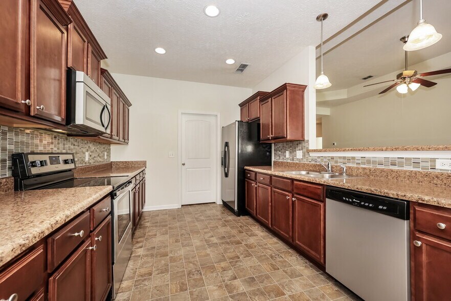 Building Photo - 3342 Cotswold Ln