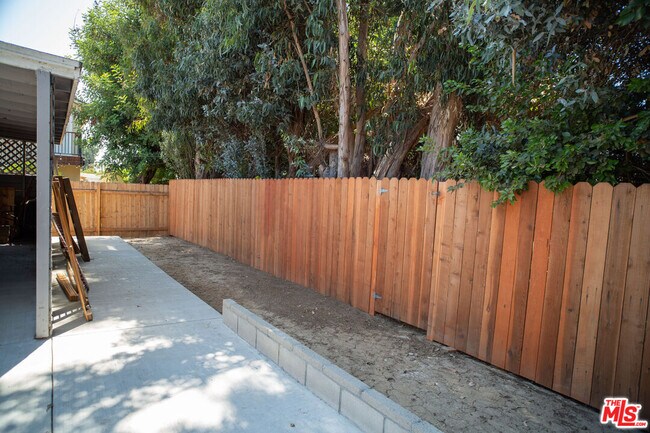 Building Photo - 5258 Thornburn St