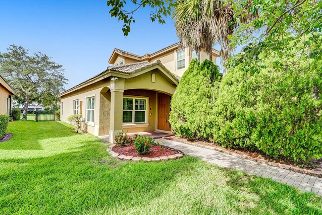 Building Photo - Amazing 4 Bedroom, 3 Bath home plus large 21'x11' loft located in Parkland Isles!