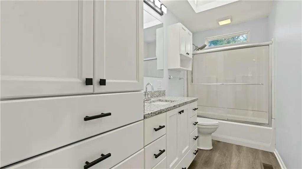 Building Photo - 16400 E 17th St S