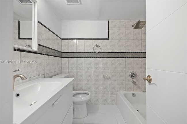 Building Photo - 455 S Pine Island Rd