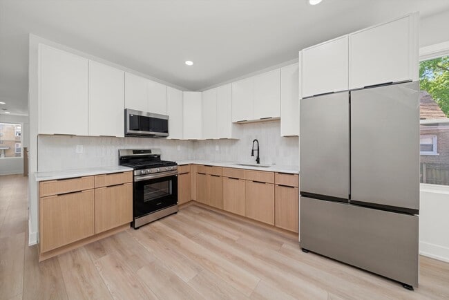 Building Photo - 7150 S Talman Ave