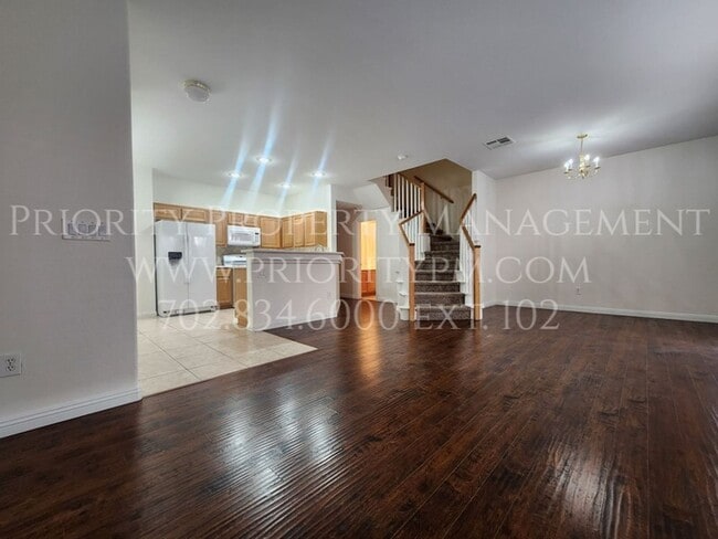 Building Photo - ~3 Bedroom Northwest Townhome ~ 1400sq. ft, 3 bed, 2 1/2 bath