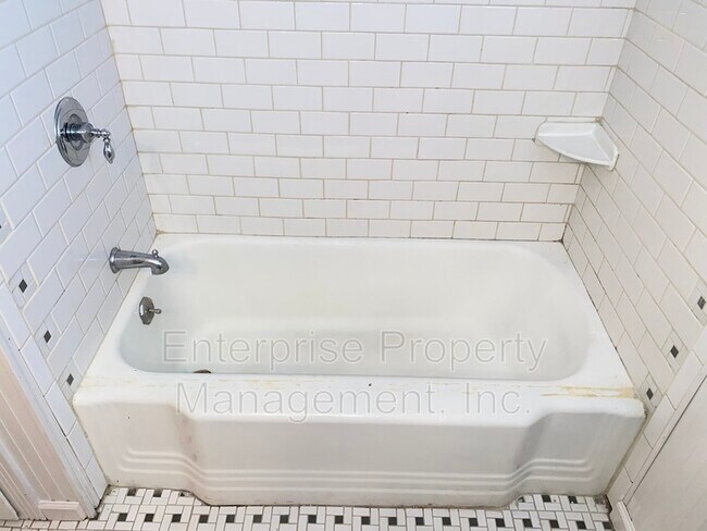 Building Photo - 1623 Delmont Rd