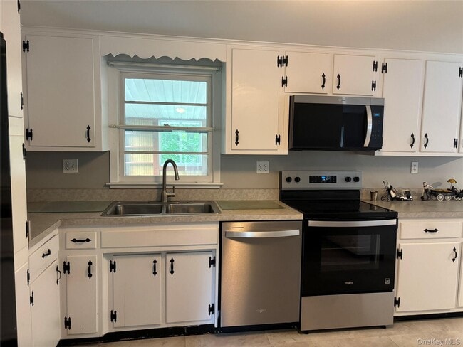 Building Photo - 239 Vineyard Ave
