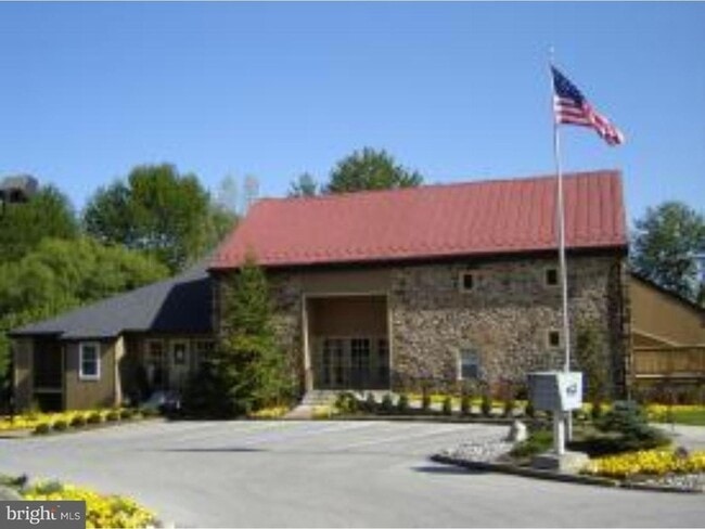 Building Photo - 2 Barclay Ct